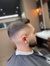 Red And White Friseursalon Oberhausen