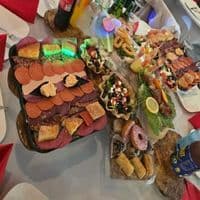 Party Service Meda Deluxee