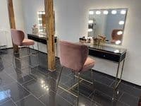 Dione's Child - Kosmetikstudio Inhaberin Asli Buzay