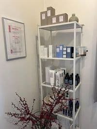 Essential Beauty - Samantha Thouet