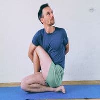 Iyengar Yoga Daniel Weidenbusch
