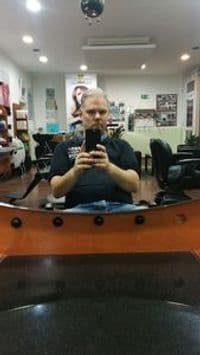 Patron de Coiffeur Öneren