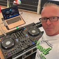 Markus DJ MoMo