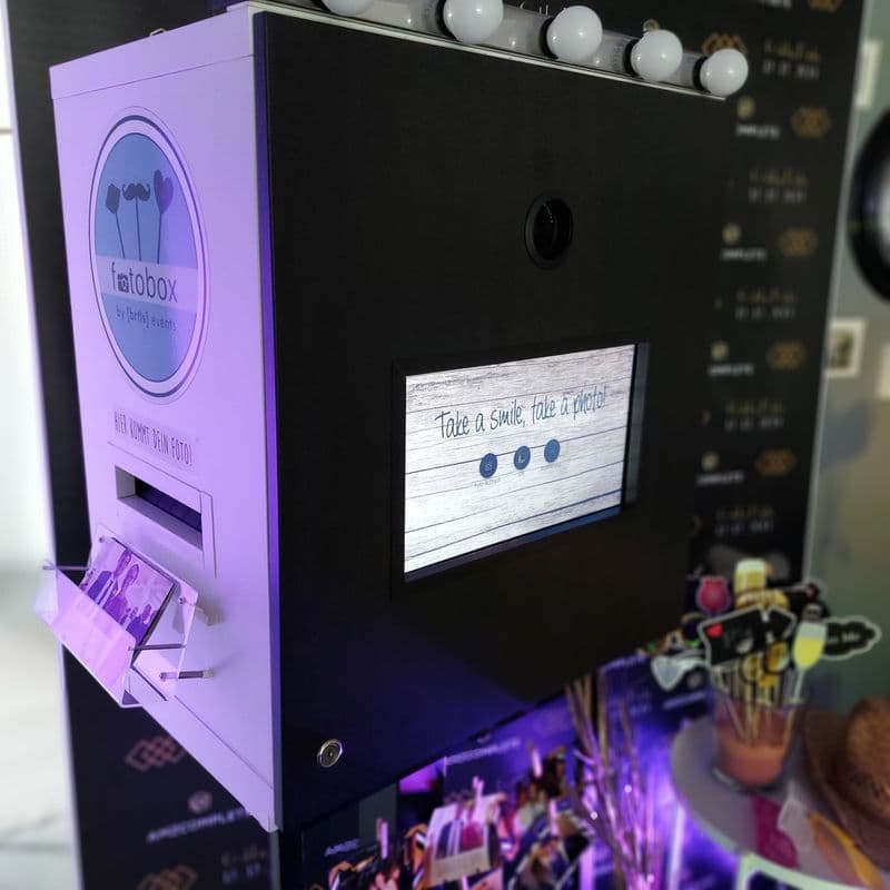 user-upload/business/work-media/4jt1td9g3pkre2qztolqtn_fotobox-by-brtls-events.jpeg