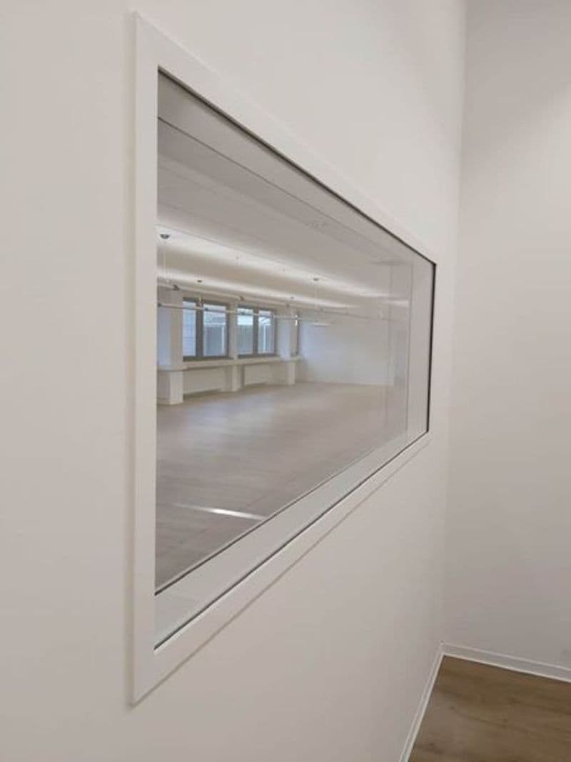 user-upload/business/work-media/6w70ep7o84qybxwvezhagn_iglos_elemente fenster i haustueren i raffstoren - isabella mendler .jpeg