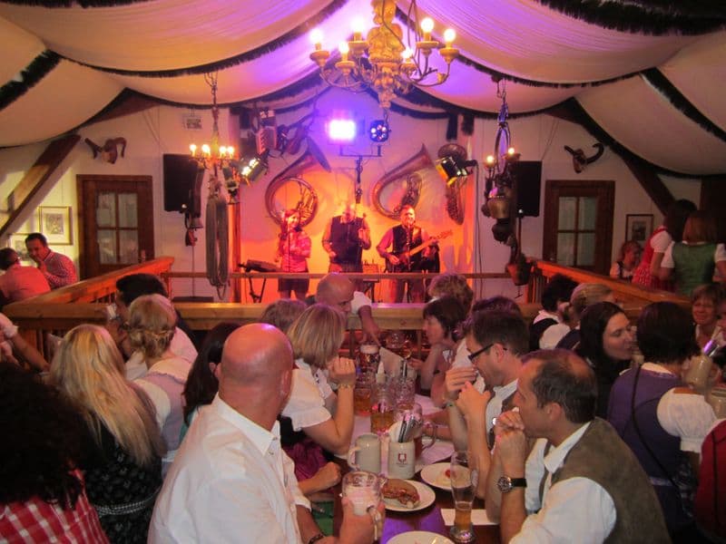 user-upload/business/work-media/f9sdj937ylvpbwvnjbxjcr_hochzeitsband-und-partyband-schubiduo.jpeg