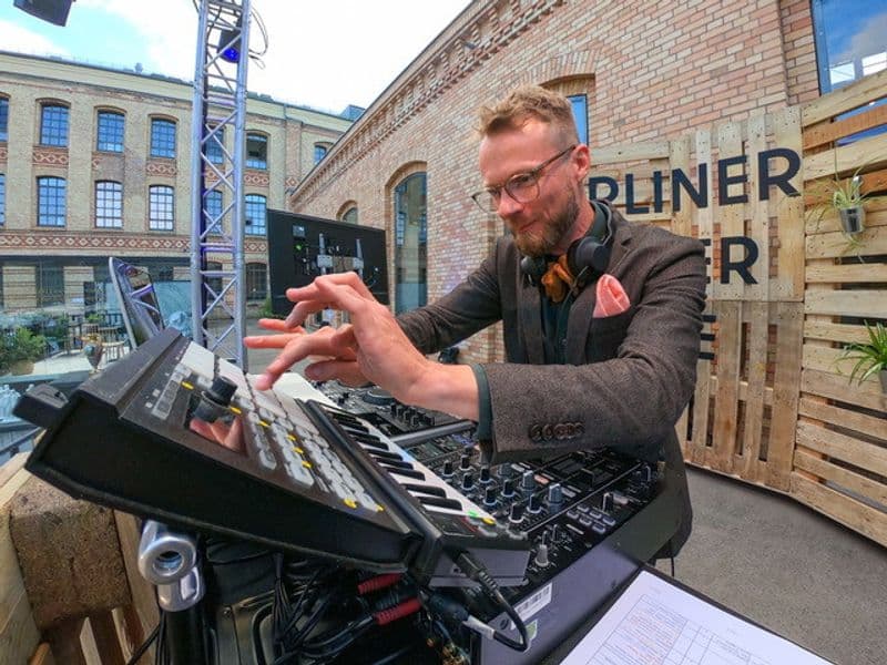 user-upload/business/work-media/smcevql3i73guvi7fevf6_greg-oorange-dj-fuer-nachhaltige-events.jpeg