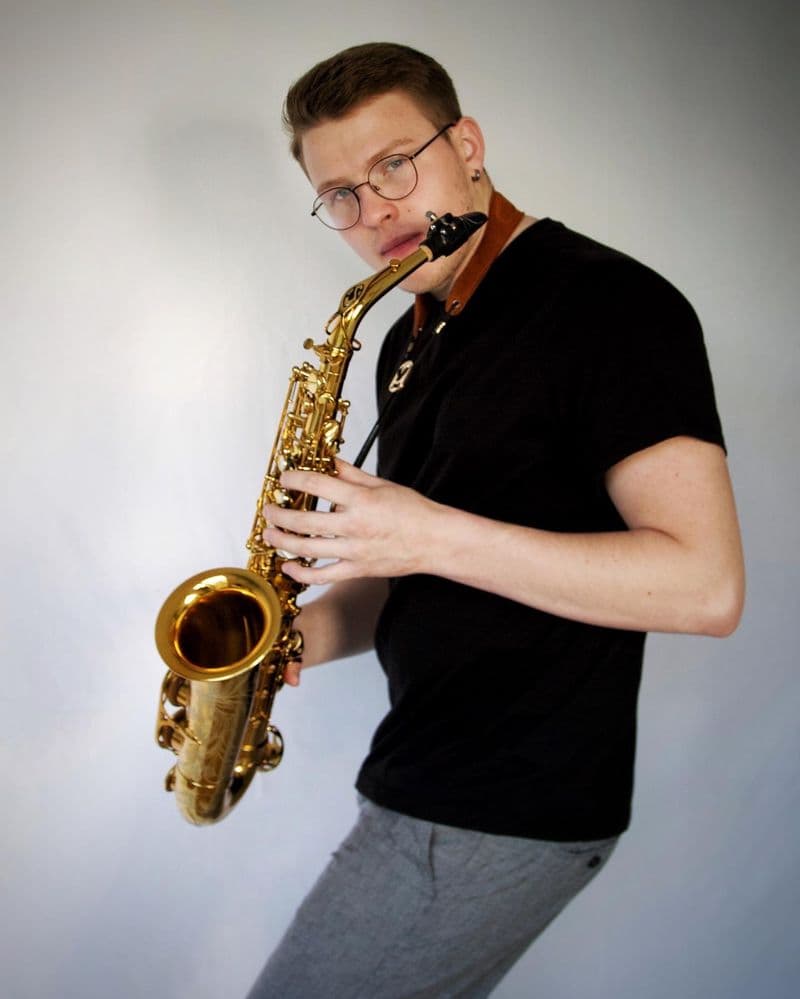 user-upload/business/work-media/sx48d7o8u1hyrlbvwcwyf_leon-winkler-sa&clarinet.jpeg