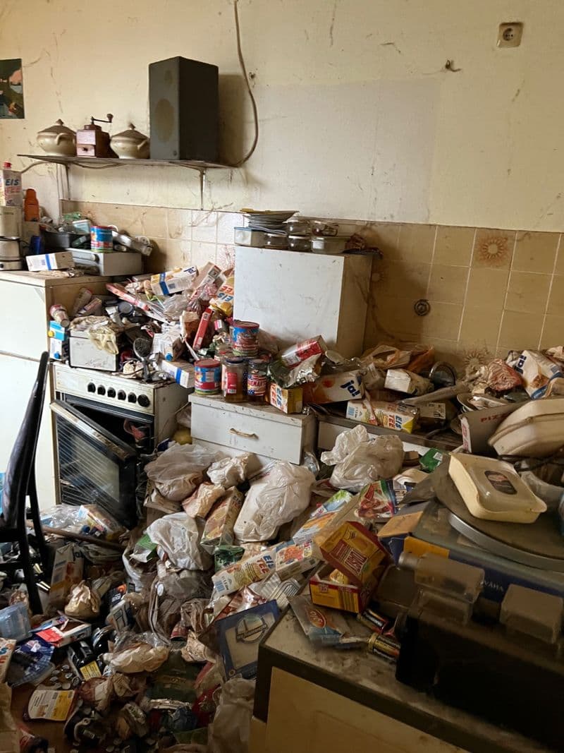 user-upload/business/work-media/yqcijrm1skz2uy13c6luq_hr_schrott & entruempelung .jpeg